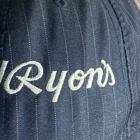 Vintage Small/Medium FlexFit Lusky’s /Ryon’s Stockyards Blue Fitted Hat - Picture 3 of 12